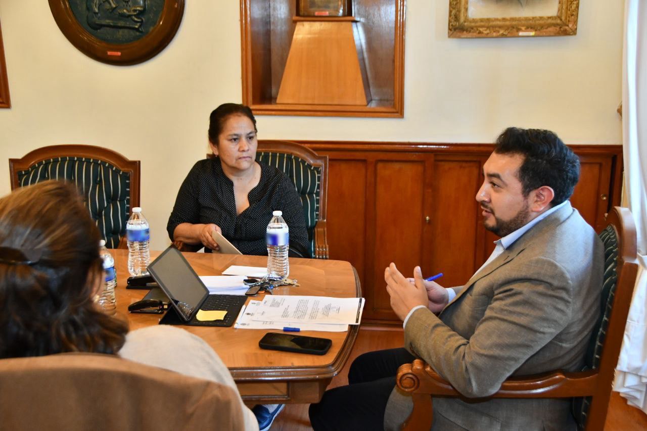 Atiende Salvador Santos Cedillo a la población en la tercera audiencia ciudadana